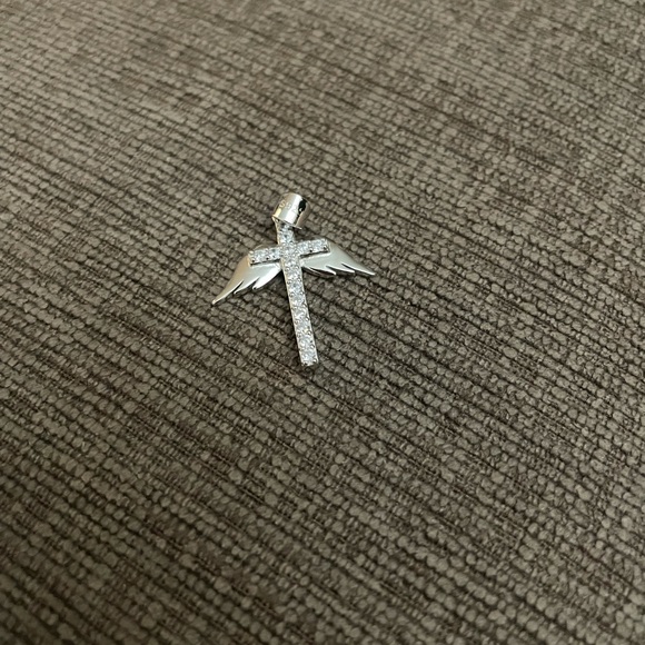 Sterling silver cross winged necklace - Picture 3 of 5